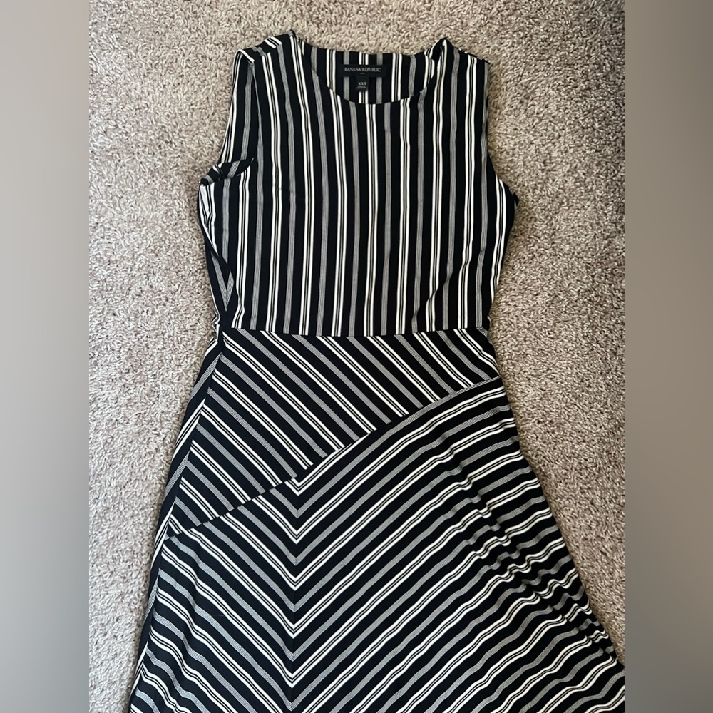 Banana Republic Striped Dress - XXS